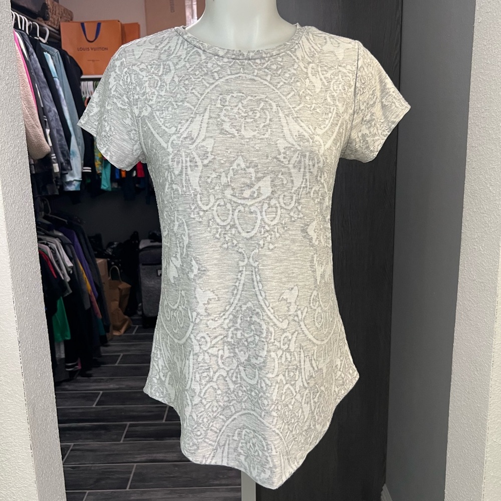 Simply Vera Vera Wang Light Gray Patterned Top